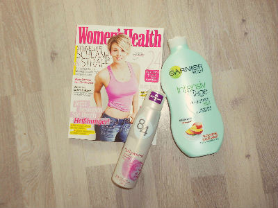 Gestern war ich ein bisschen shoppen, da meine Schwester Fu&szlig;balltraining hatte und ich wieder warten musste :P Und wie man mich kennt, finde ich immer etwas, auch wenn es nur Kleinigkeiten sind! Women's Health kaufe ich mir sehr selten, aber wenn einmal ein paar gute Themen darin sind, nehme ich mir sie mit. Dann habe ich mir das 8x4 Deospray "hollywood" zugelegt. Ich war davon sehr angesprochen, da es kein Aluminium enth&auml;lt und der Duft auch unbeschreiblich gut ist. Ich werde es jetzt noch testen, wie lange es h&auml;lt und dann kann ich euch ein Feedback geben. Als letztes kaufte ich mir das "Garnier Body - Intensiv 7 Tage Pflegende Milk, ich war sofort von dem Duft begeistert, da ich eh auf Mango stehe, war das perfekt! Diese Creme habe ich auch zum ersten Mal, also wei&szlig; ich noch nicht wie sie ist, deswegen werde ich sie ersteinmal testen :)<br />
Hoffe ihr hattet auch einen sch&ouml;nen Tag! 